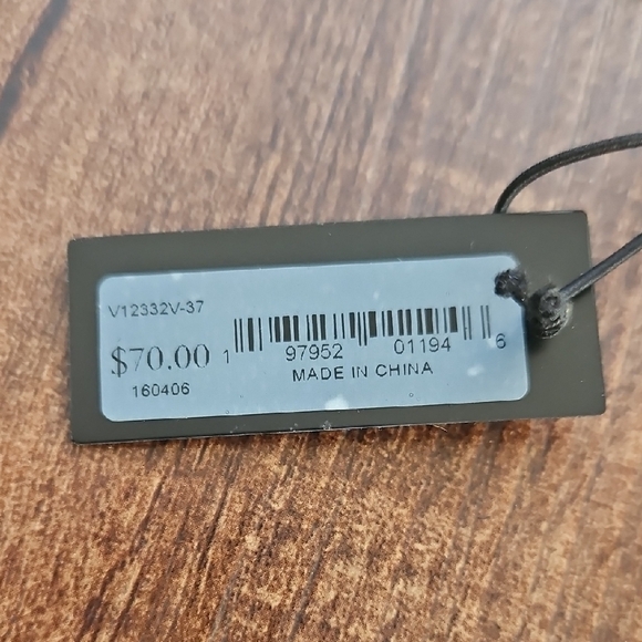 Vince Camuto Gold Lariat Necklace - Picture 4 of 4